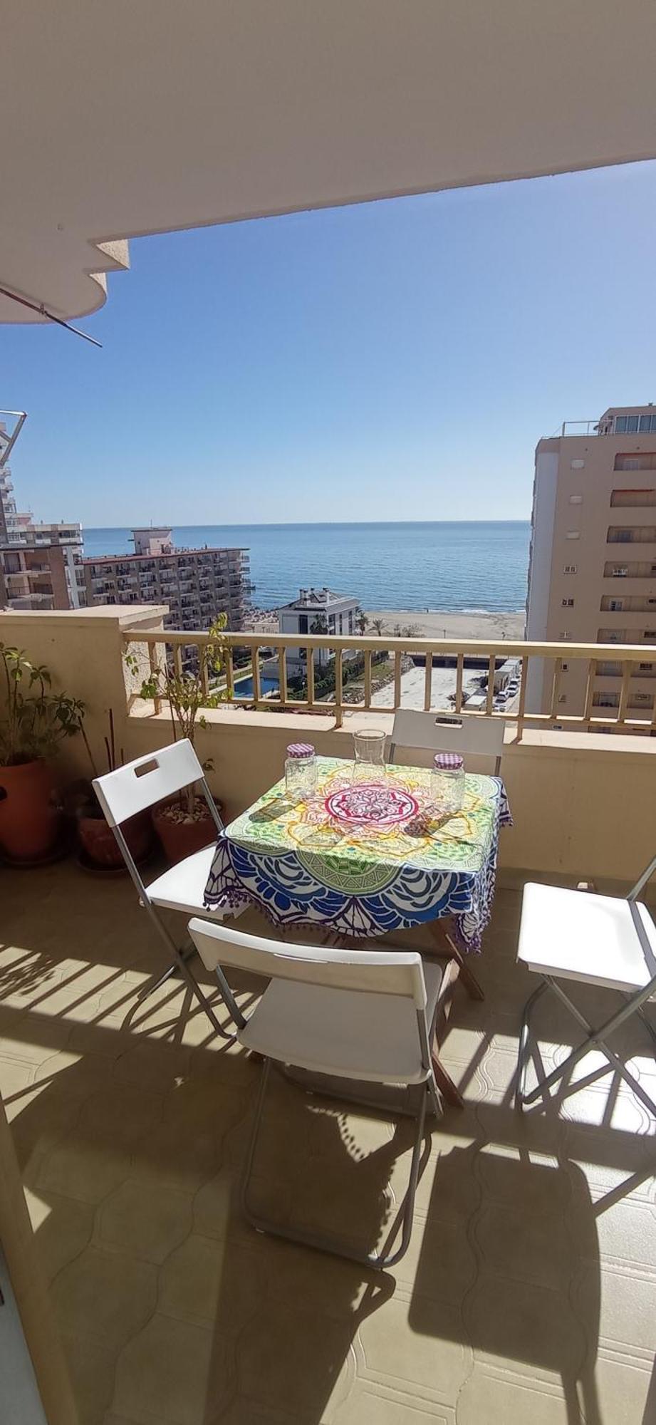 Apartamento Frente Al Mar Paz Y Relax Фуeнхирола Екстериор снимка