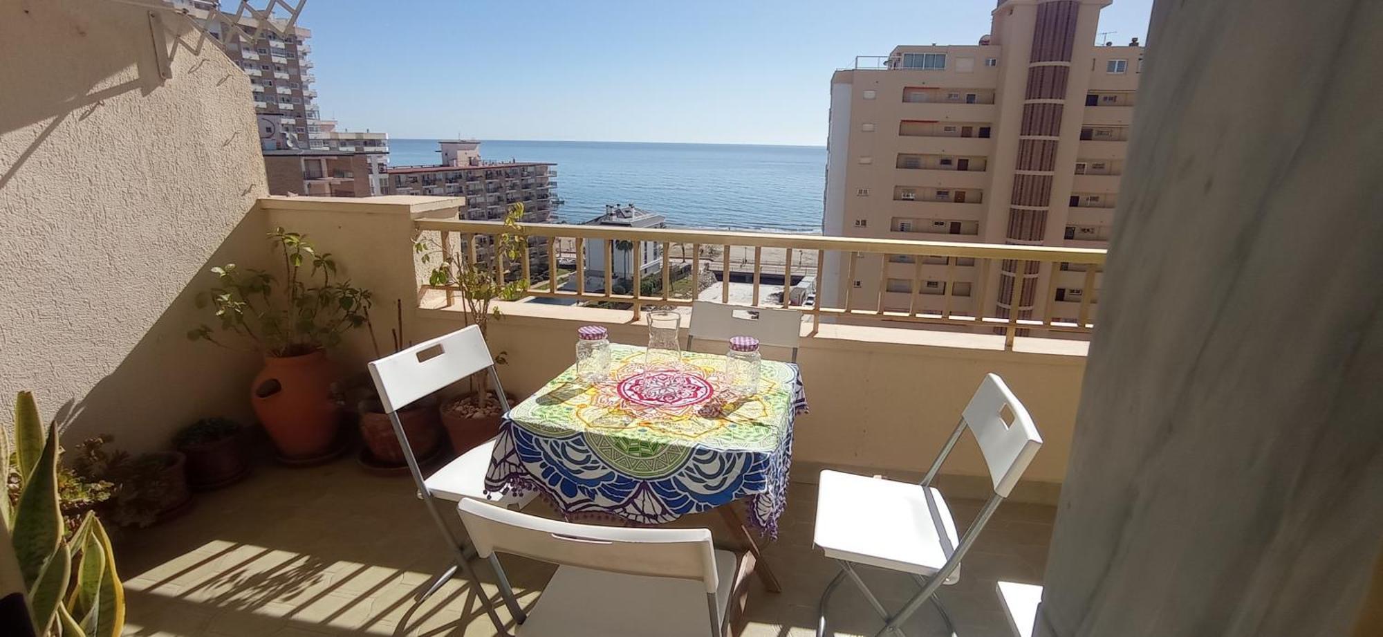 Apartamento Frente Al Mar Paz Y Relax Фуeнхирола Екстериор снимка